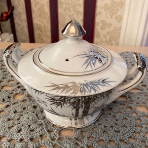 Vintage Kutani sugar bowl